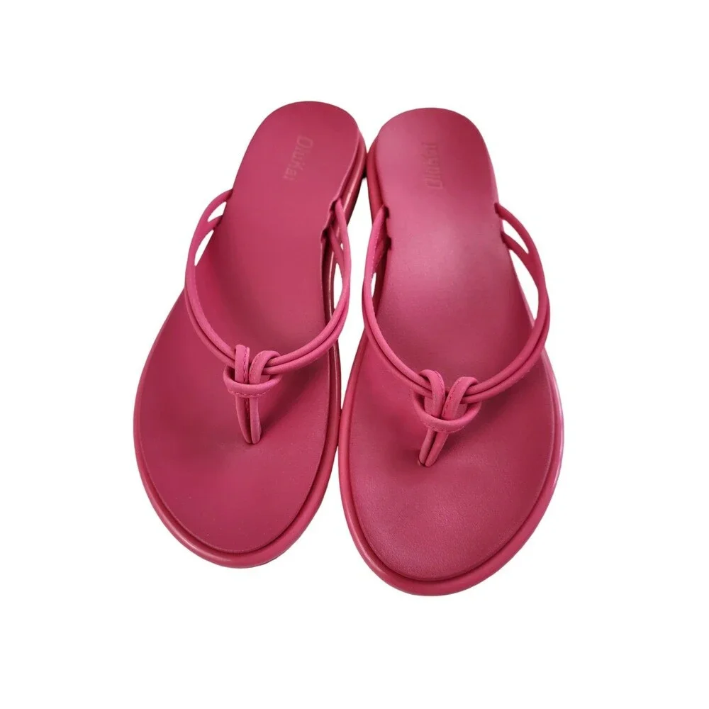 OluKai Aka Pink Plumeria Flip Flop Sandals Womens Size 7 EUC Water Friendly